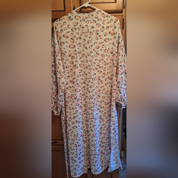 Ladies Beautiful Long HoneyMe Duster Ivory w/Pink Leopard Print Open Front MED - Picture 3 of 6